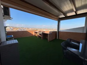 Ático de 1 dormitorio en alquiler en La Zubia