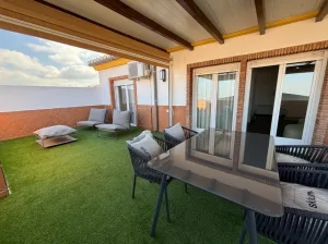 Ático de 1 dormitorio en alquiler en La Zubia