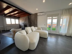 Ático de 1 dormitorio en alquiler en La Zubia