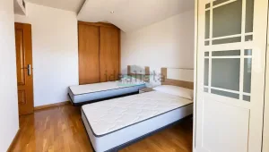 Ático reformado de 3 dormitorios en Bola de Oro