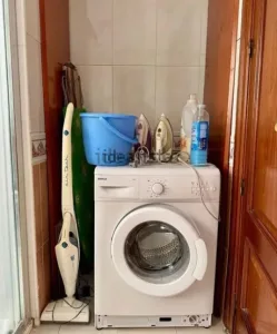 Piso para estudiantes con 4 dormitorios en Granada