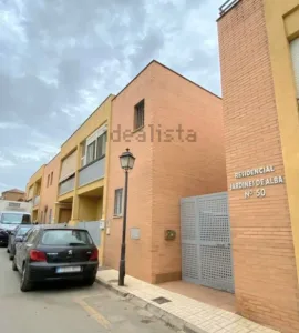 Piso de 3 dormitorios con piscina en Gójar