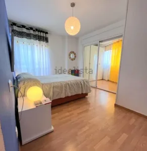 Piso de 3 dormitorios con piscina en Gójar