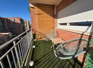 Piso de 4 dormitorios reformado en Granada