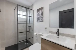 Casa reformada con 6 dormitorios en Monachil