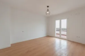 Casa reformada con 6 dormitorios en Monachil