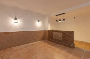 Casa reformada con 6 dormitorios en Monachil