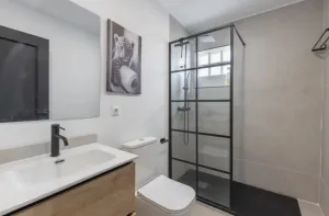 Casa reformada con 6 dormitorios en Monachil